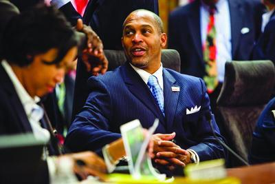Sources: Thomas Jr. considering plea, resignation