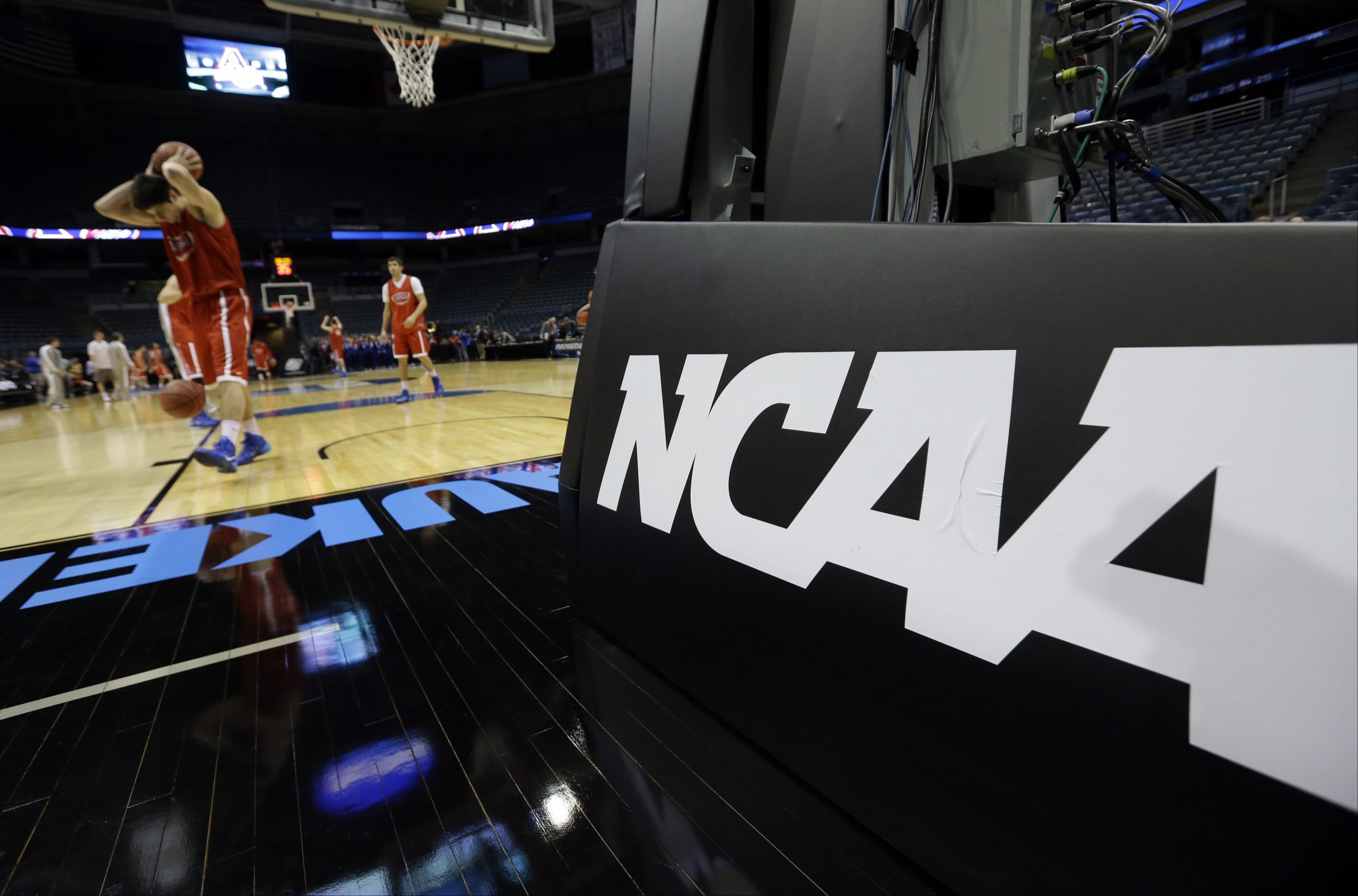 Congress should pave way for college athletes to be paid