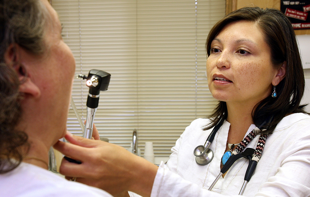 Clinton backs Obamacare for illegal immigrants