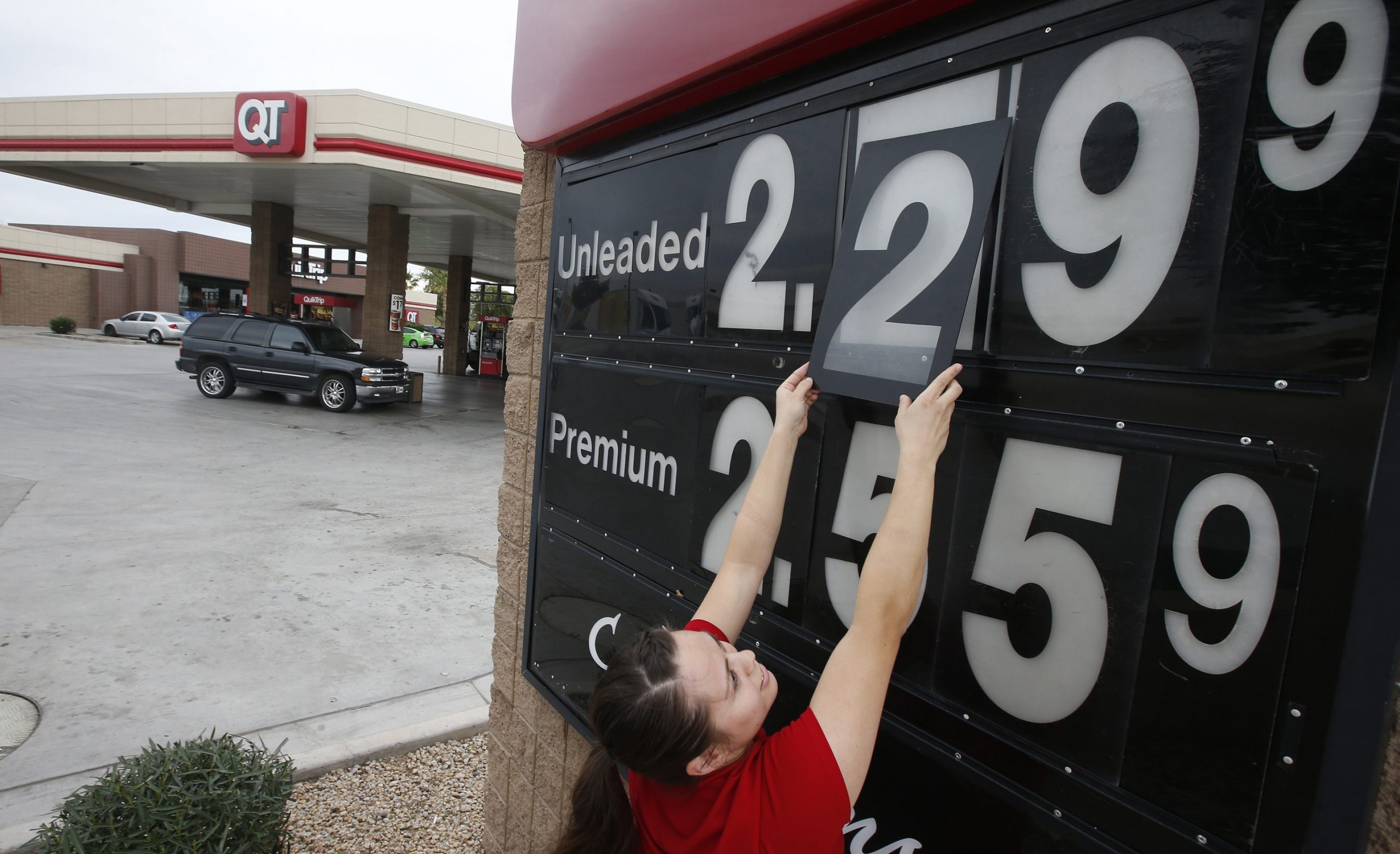 AAA: Falling pump prices break record