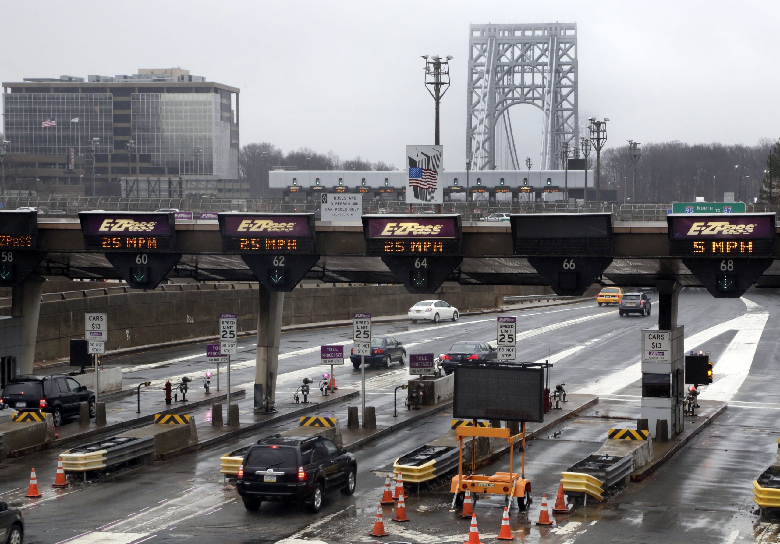 New Jersey Gov. Chris Christie’s staffer resigns amid probe