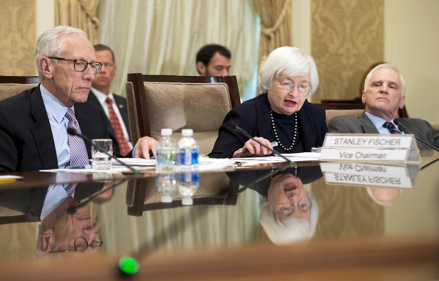 Fed announces new restrictions on the ‘revolving door’