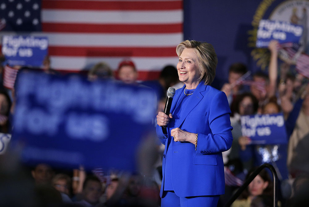 Clinton rallies Kentucky voters against Trump