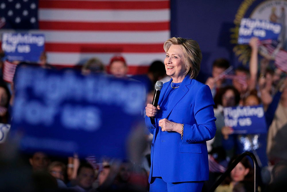 Clinton rallies Kentucky voters against Trump