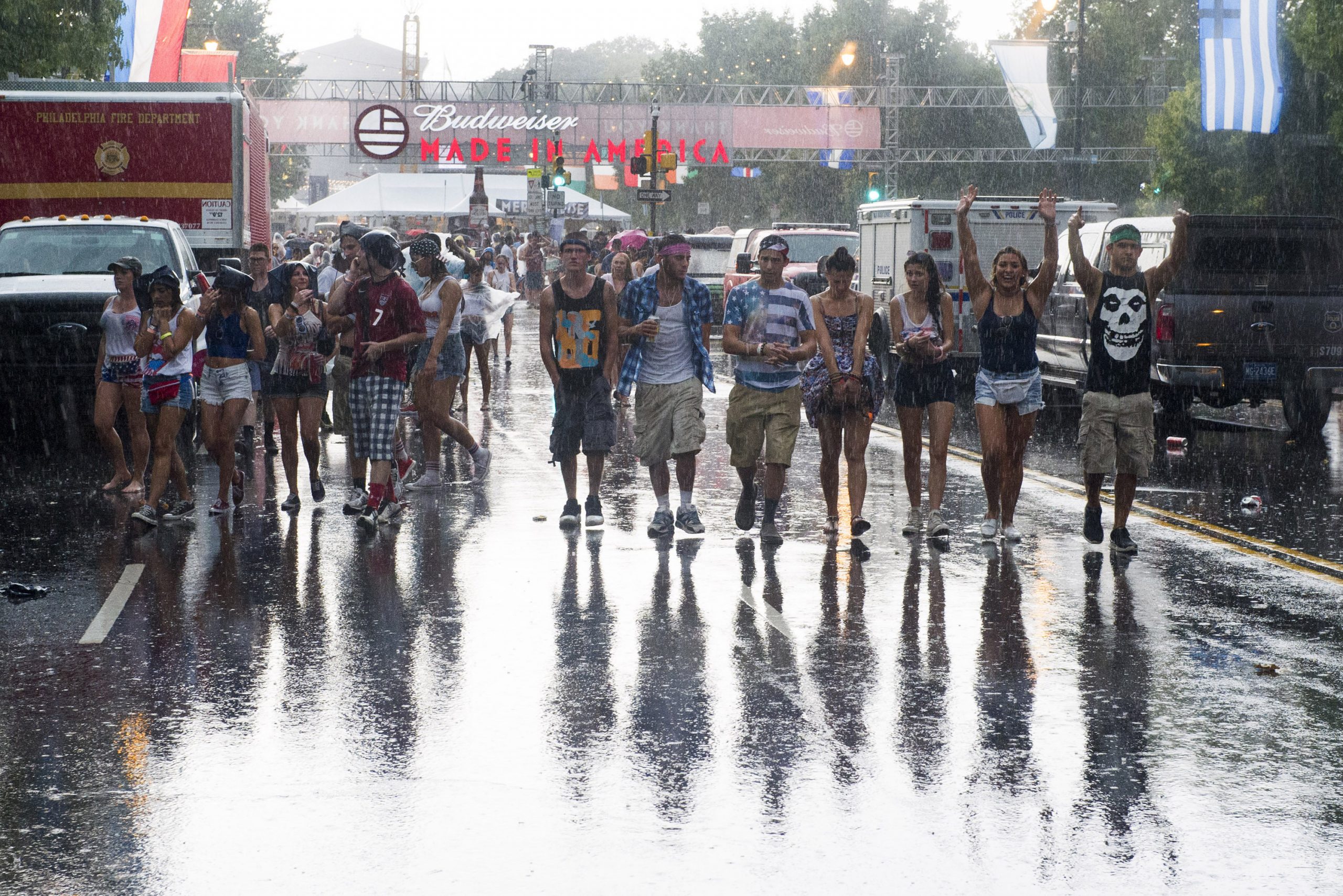 Bad weather shuts down concerts, delays flights