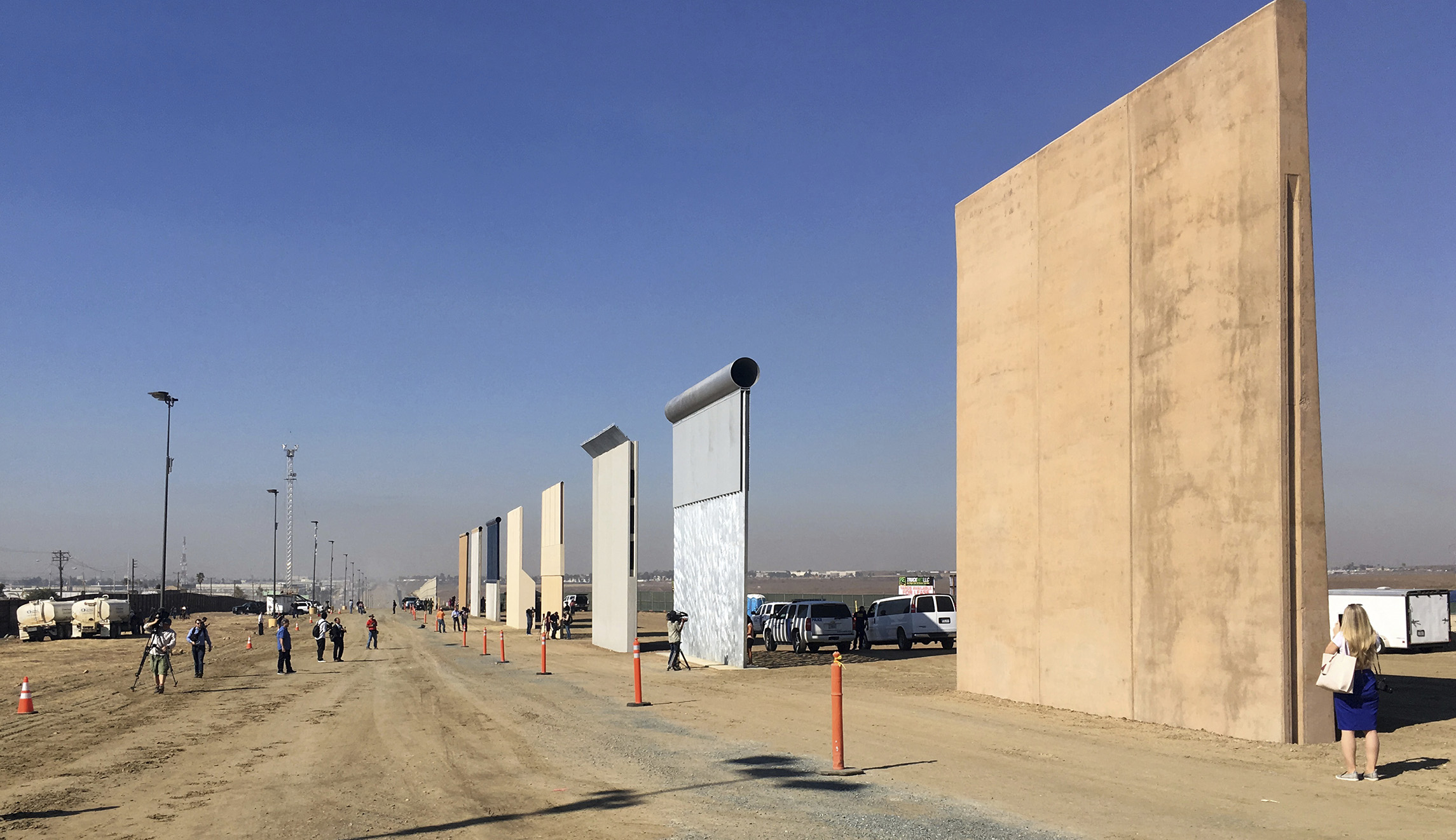Trump says the border wall plan ‘has never changed or evolved,’ ignores John Kelly’s ‘not fully informed’ remark