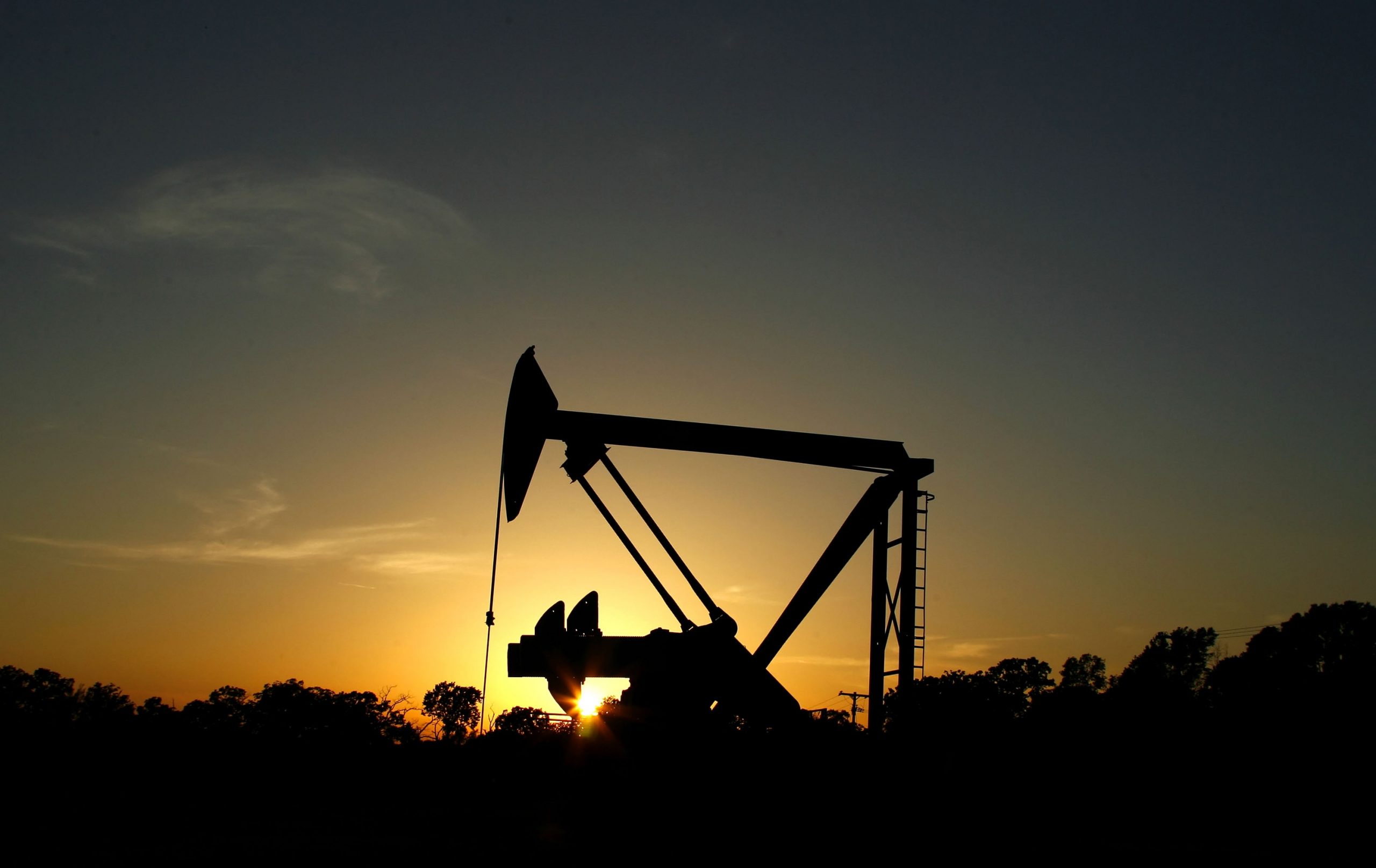 Fossil fuel industry celebrates the end of crude oil export ban