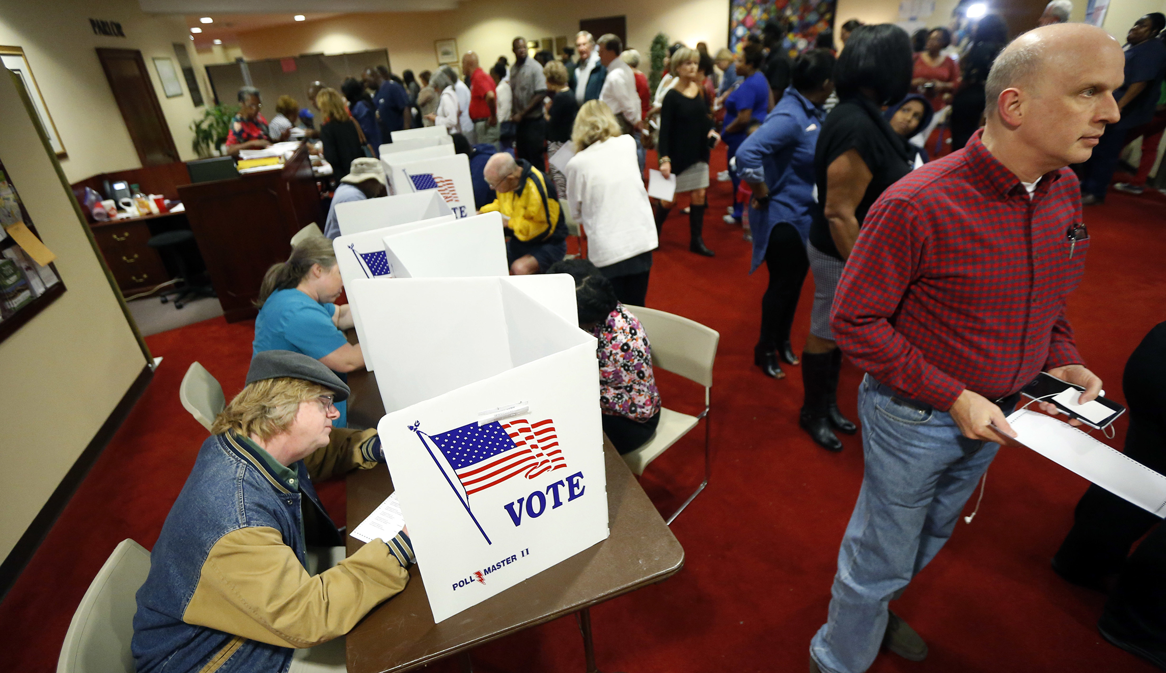 Trump’s voter fraud commission asks all states for voter roll data