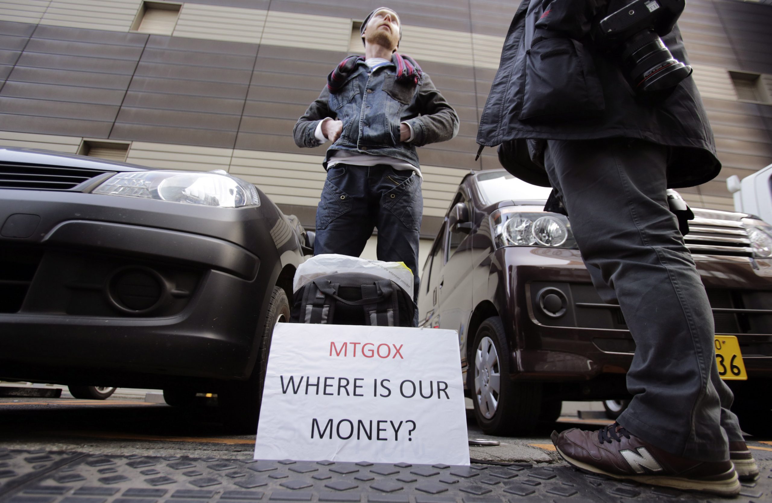 Another Bitcoin bank closes after high-tech heist