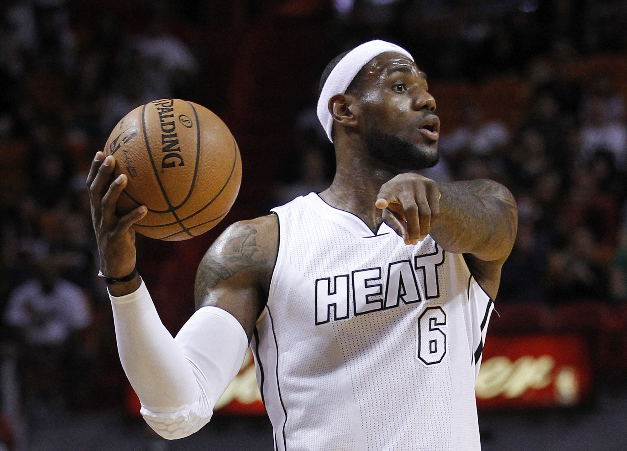 Heat snap 2-game slide, top Hornets 106-90