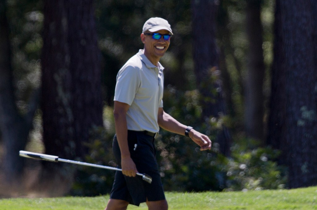 Obama takes a late checkout from Martha’s Vineyard