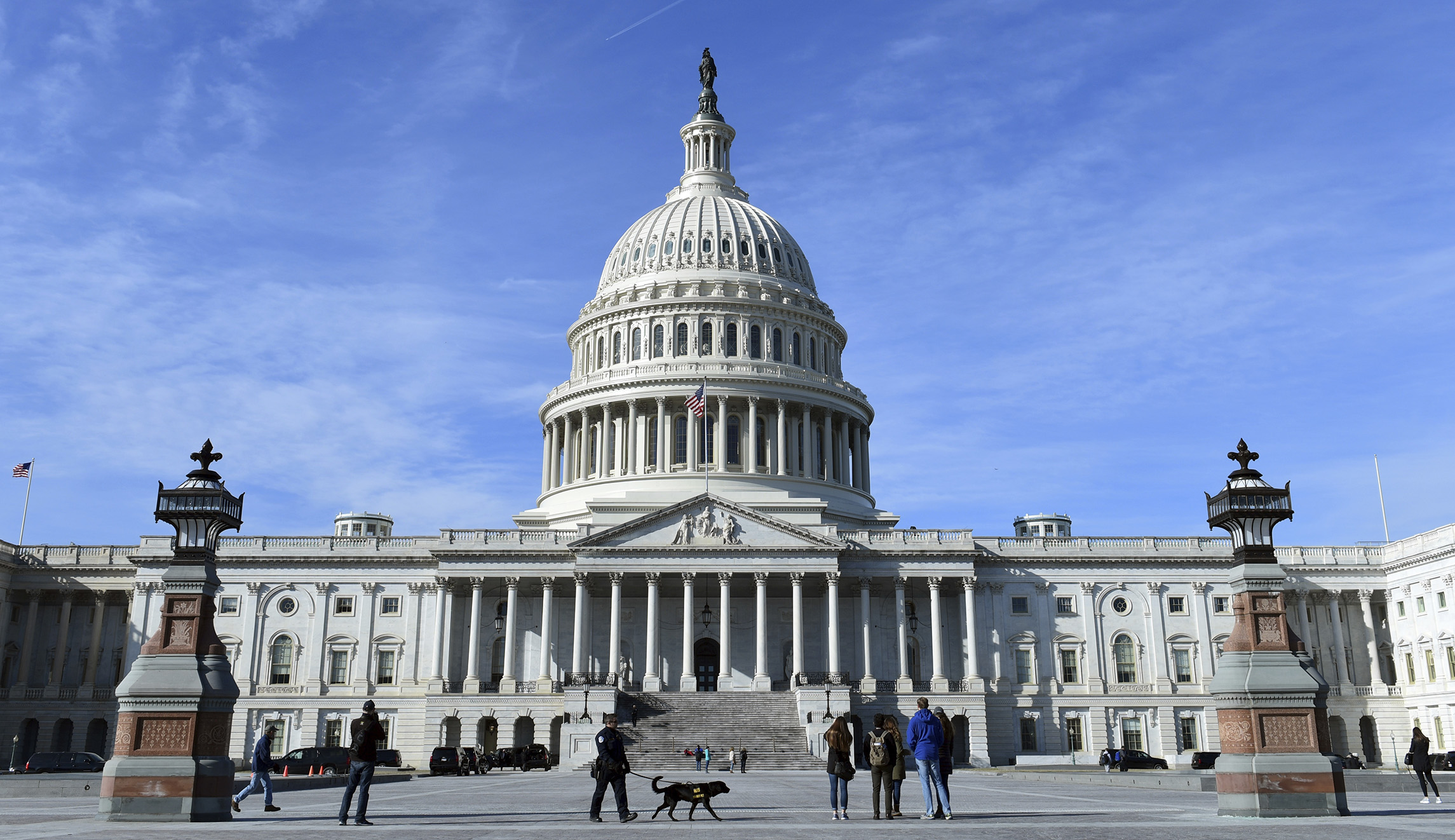 Senate to vote at 10 p.m. on doomed spending bill