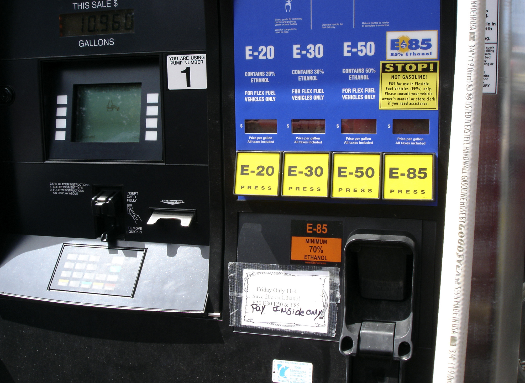 Midwest governors, ethanol lobby pick fight with EPA