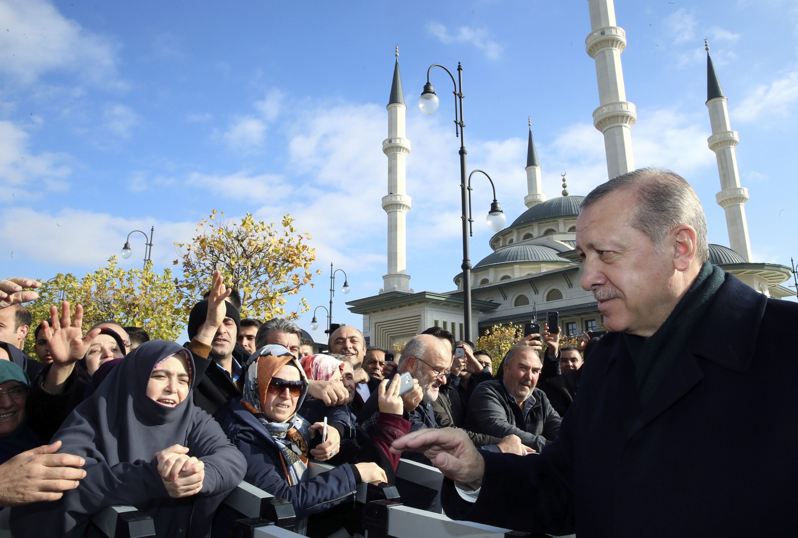 White House leaves ambiguity on Turkish claim Trump cutting off Kurds