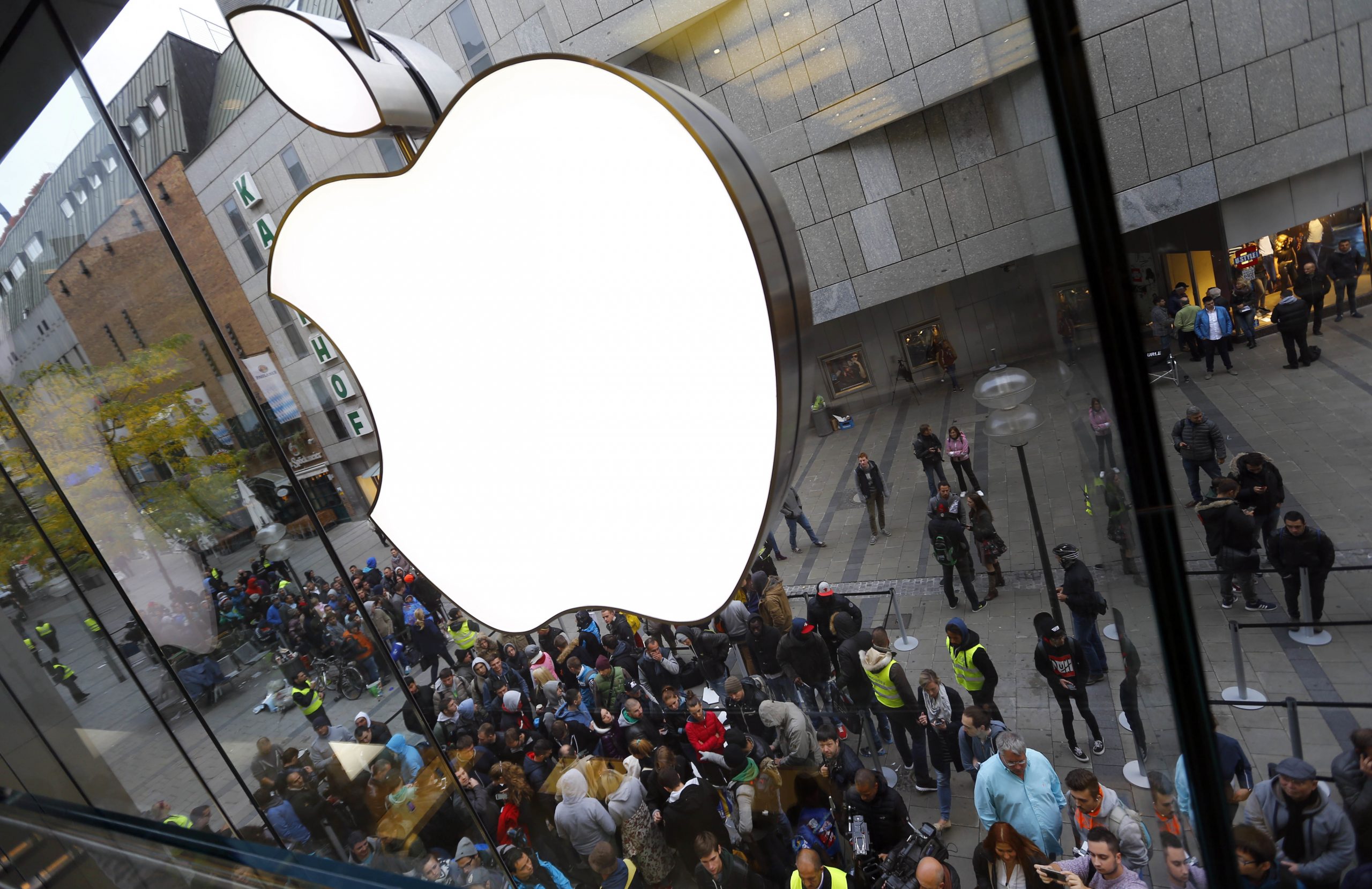 Apple engineers may resist writing hacking software for feds