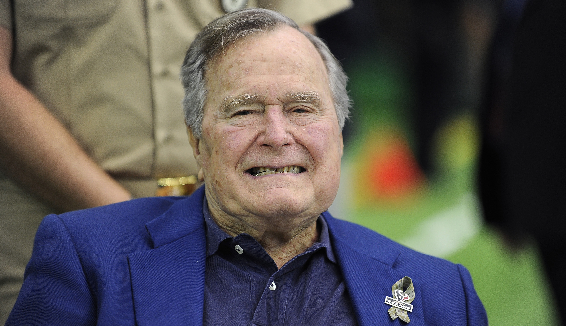 George H.W. Bush arrives in Maine for the summer
