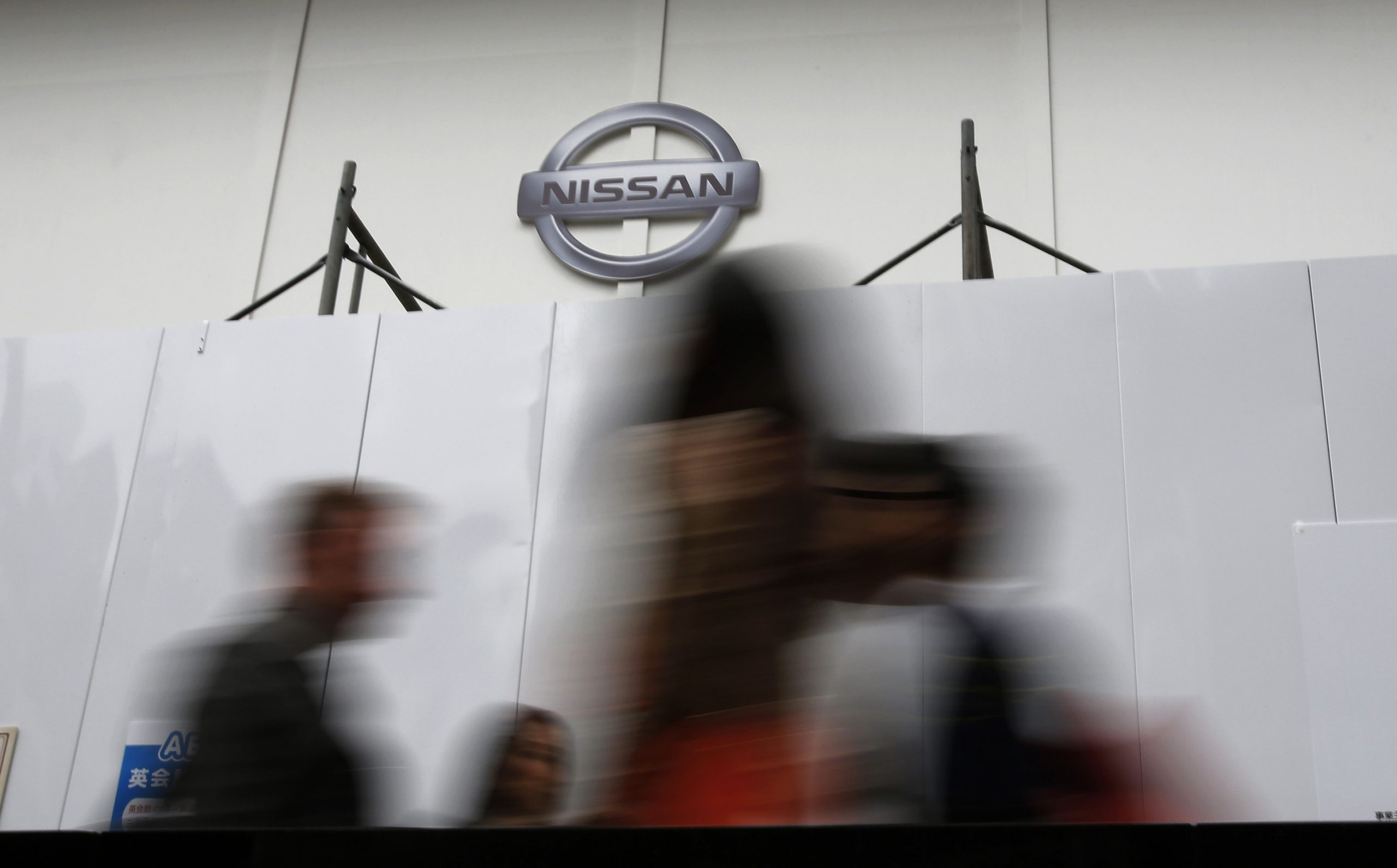 Nissan profit rises on strong sales, cheap yen