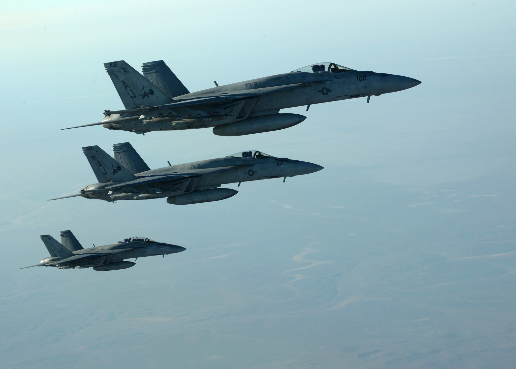 US-led strikes hit IS-held oil sites in Syria