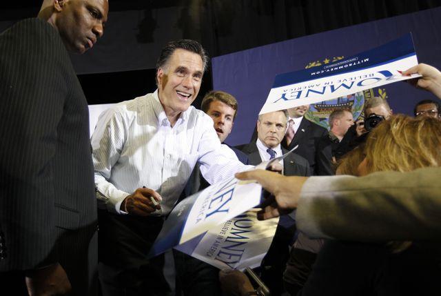 Fractured conservative vote keeps Romney atop N.H.