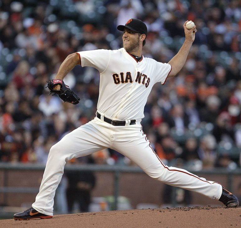Ben Margot/AP
San Francisco Giants' Madison Bumgarner threw a complete game against the Nationals, allowing one run on Tuesday night.