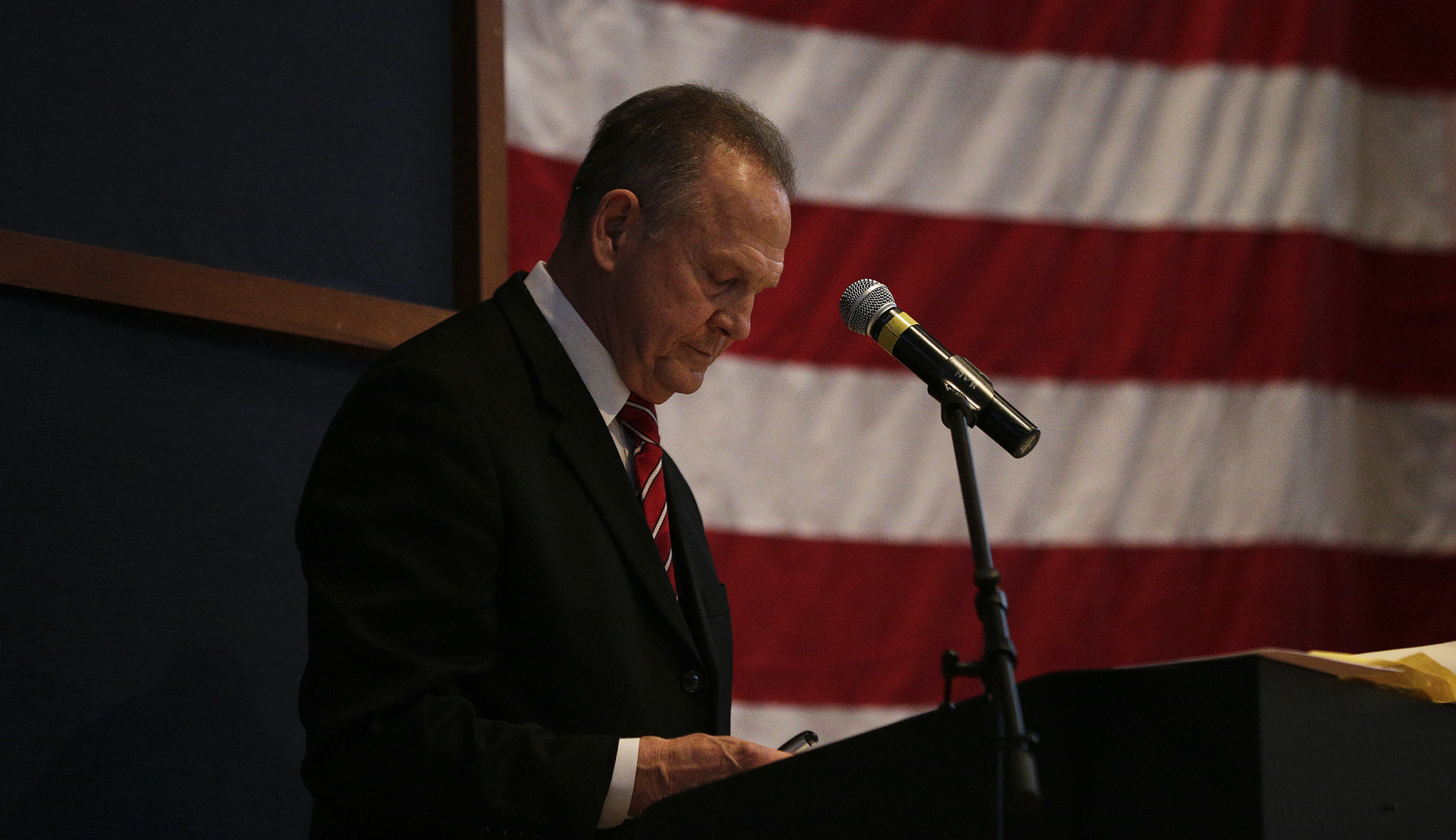 Trump argues Roy Moore could lose general election in Alabama Senate race