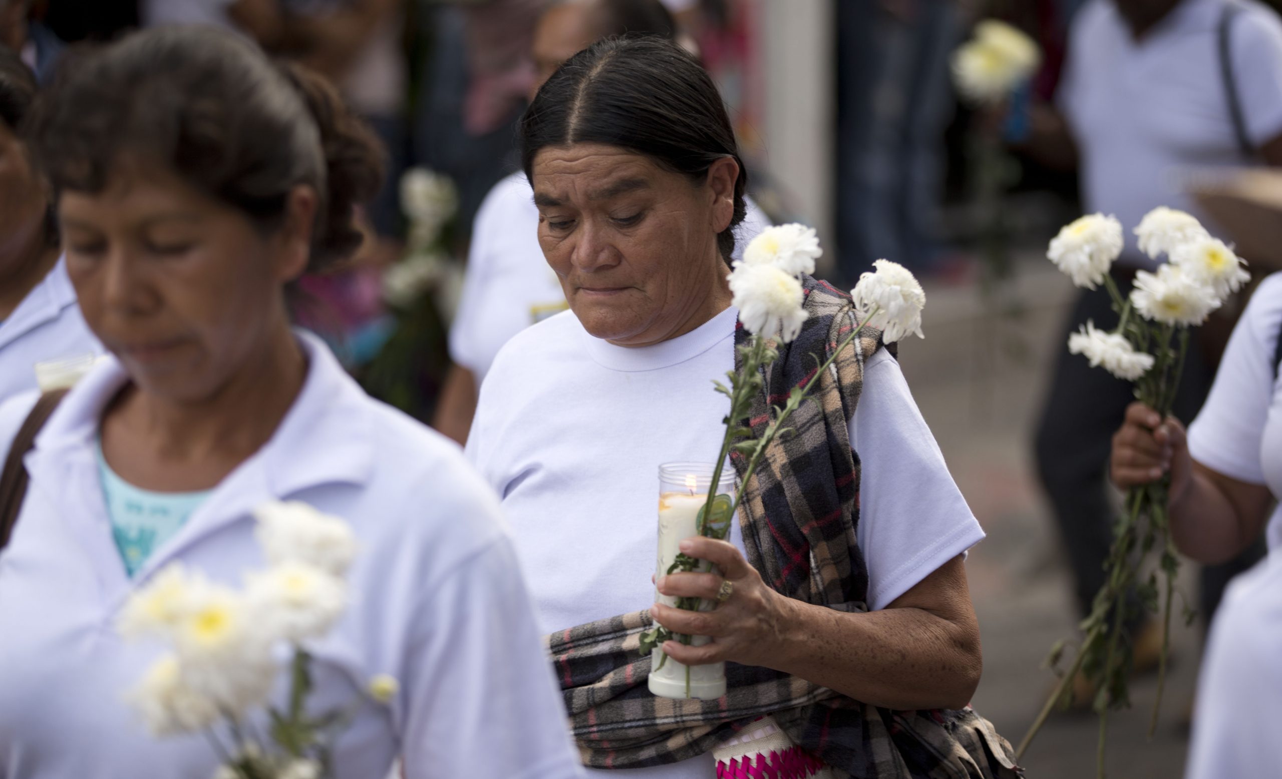 Mexico prosecutor: Students not in 1st mass graves