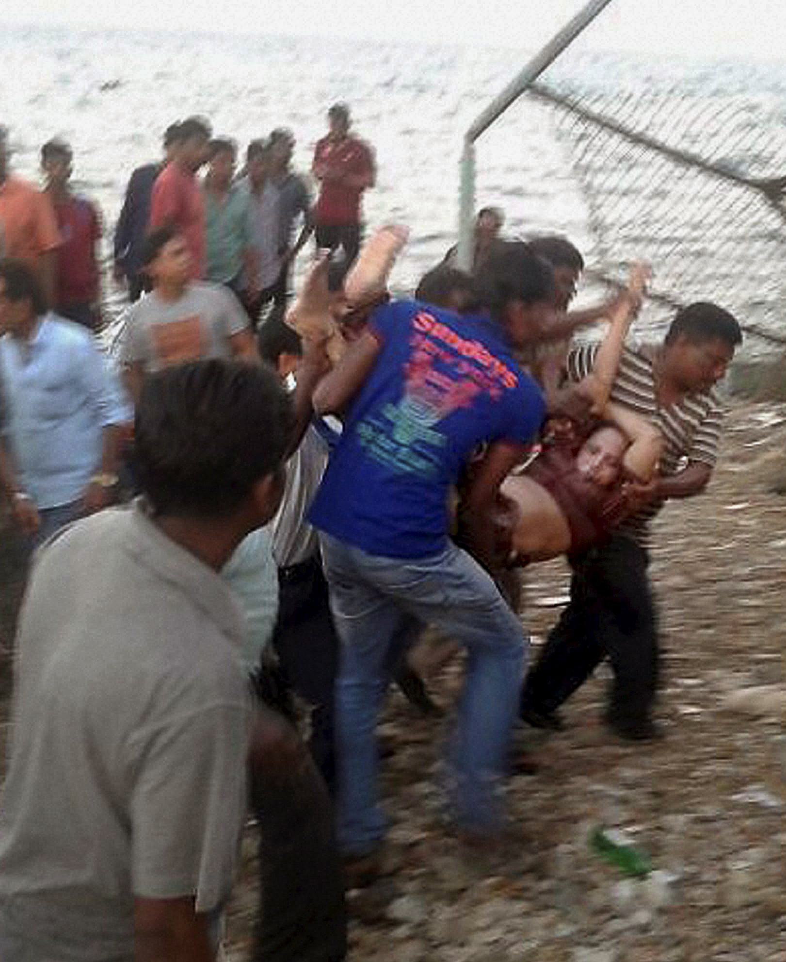 Overcrowded Indian boat may have hit rock; 21 dead