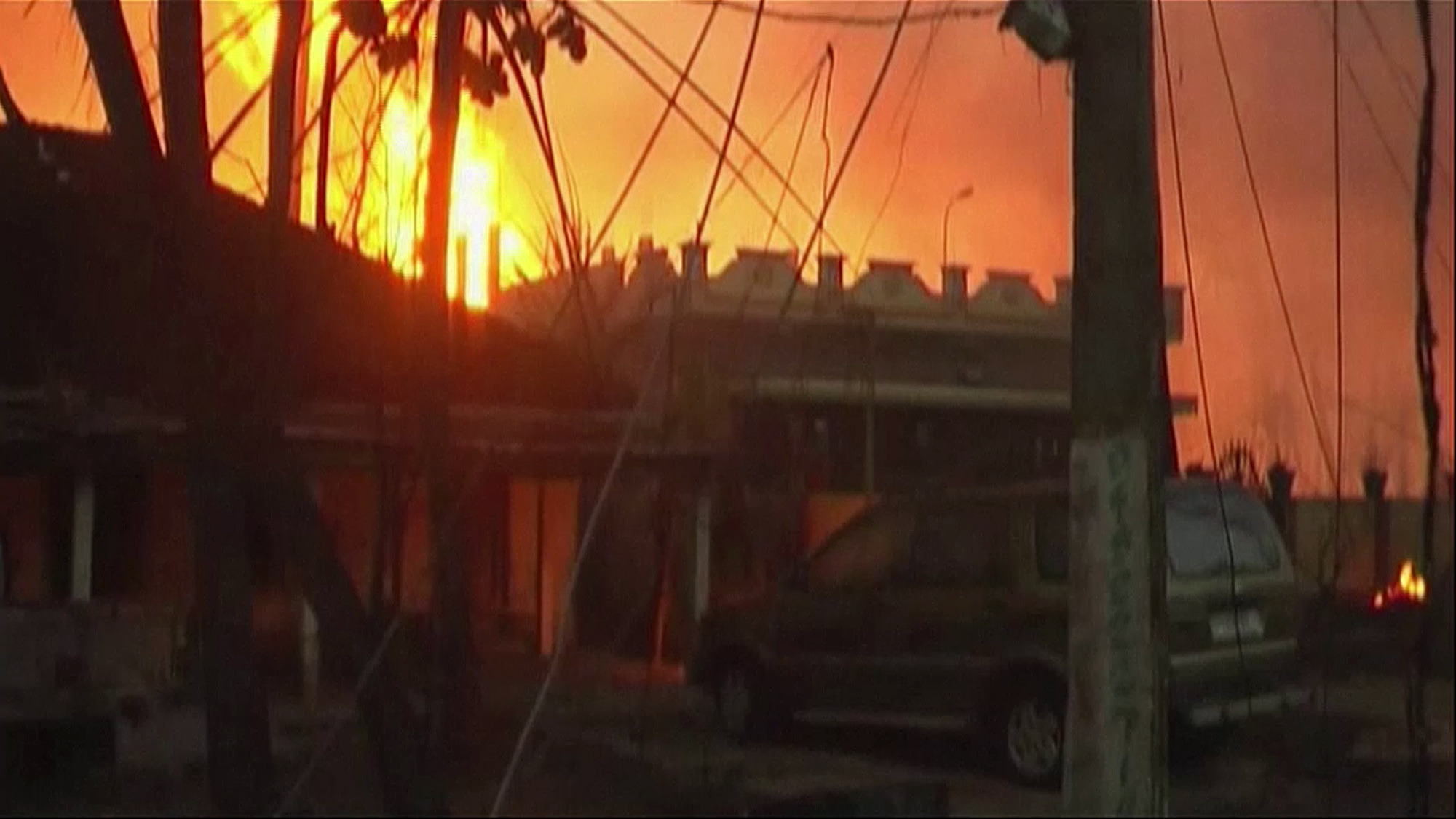 India pipeline blast kills 15 people, guts houses