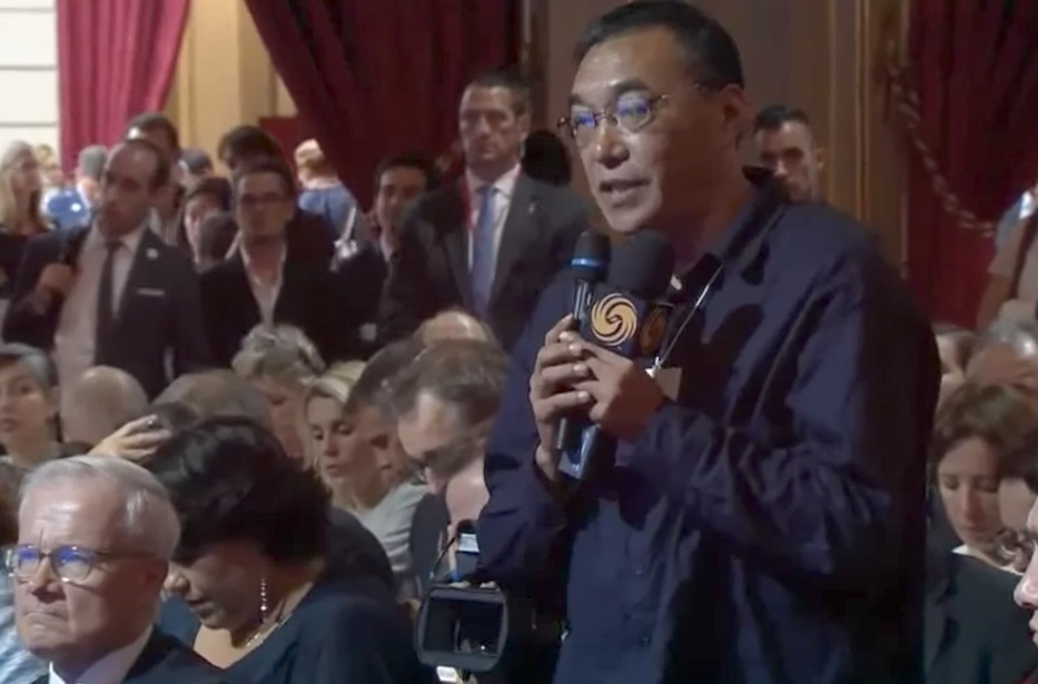 Press angry Trump didn’t call on ‘American journalist’ in Paris