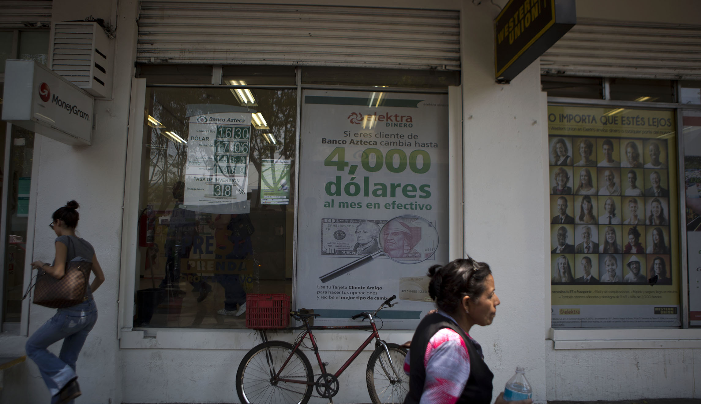 Immigrants send record $148 billion home, Latin America, China tops