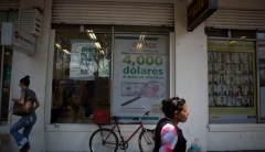 Immigrants send record $148 billion home, Latin America, China tops