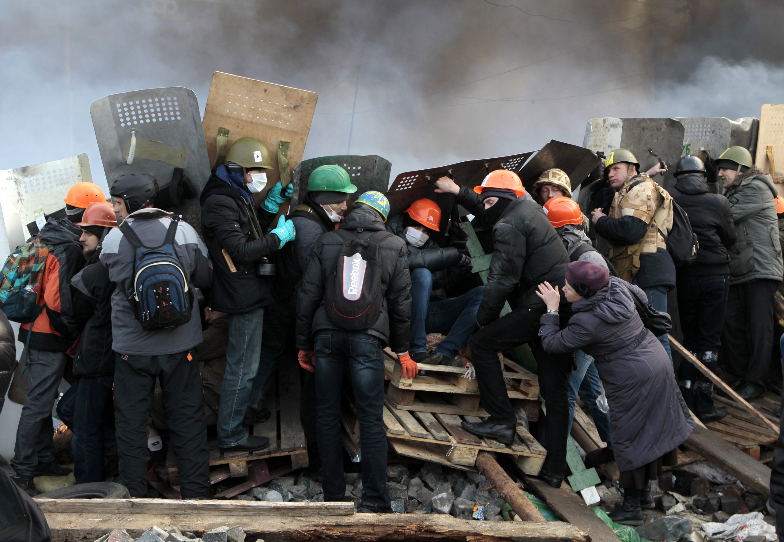 Ukraine president, protest leaders agree on truce
