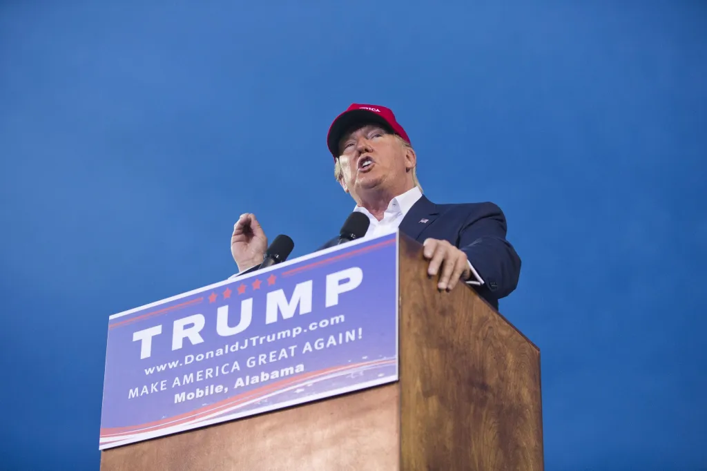 Trump features Sessions in rambling Alabama speech