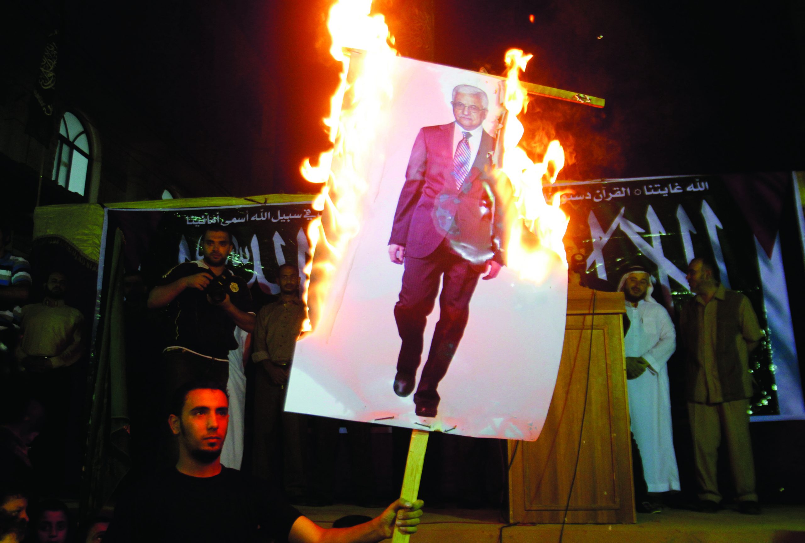 Palestinian leader violates taboo on refugees