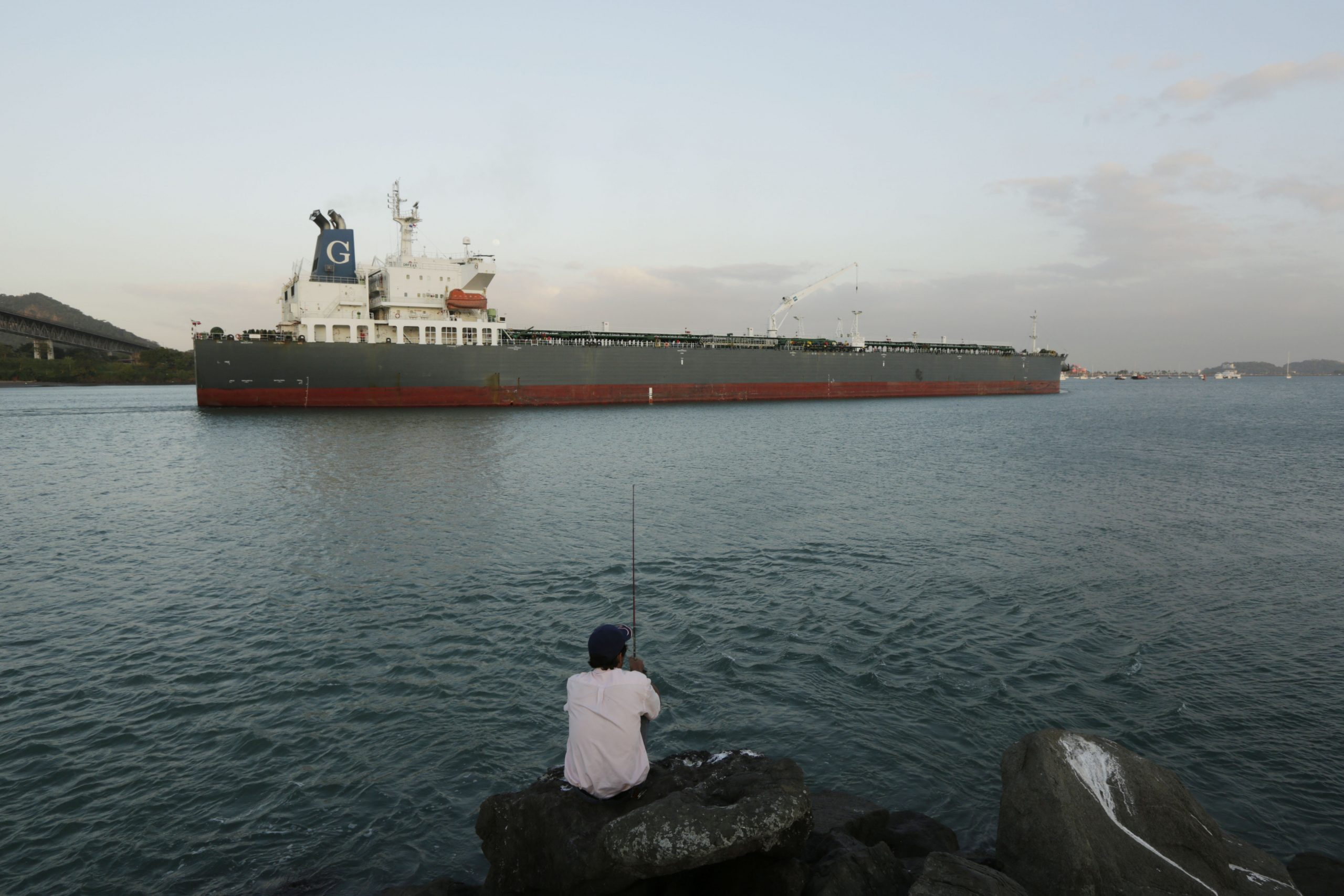 Panama rejects proposal in canal cost dispute