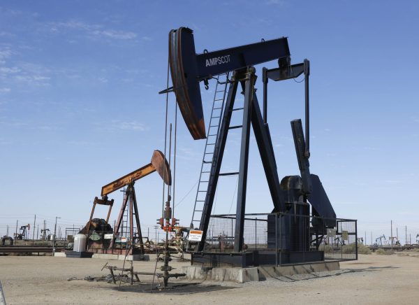 Does it take more water to frack an oil well or keep a golf course green?