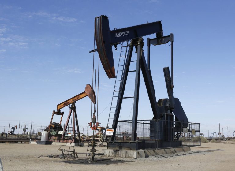 Which uses more water, growing vegetables or hydraulic fracturing to produce oil and natural gas? (AP Photo)