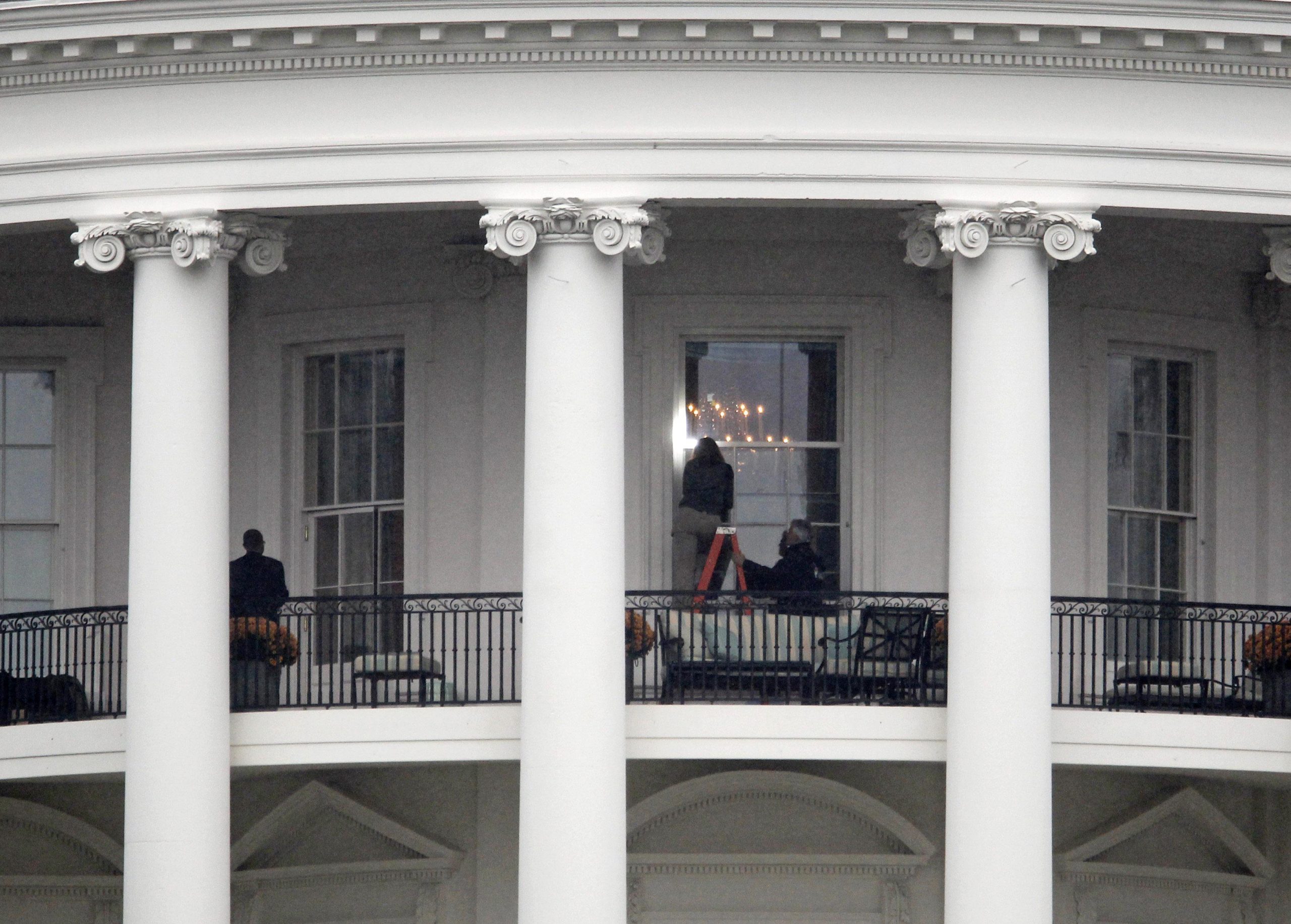 Man who shot at White House sentenced to 25 years