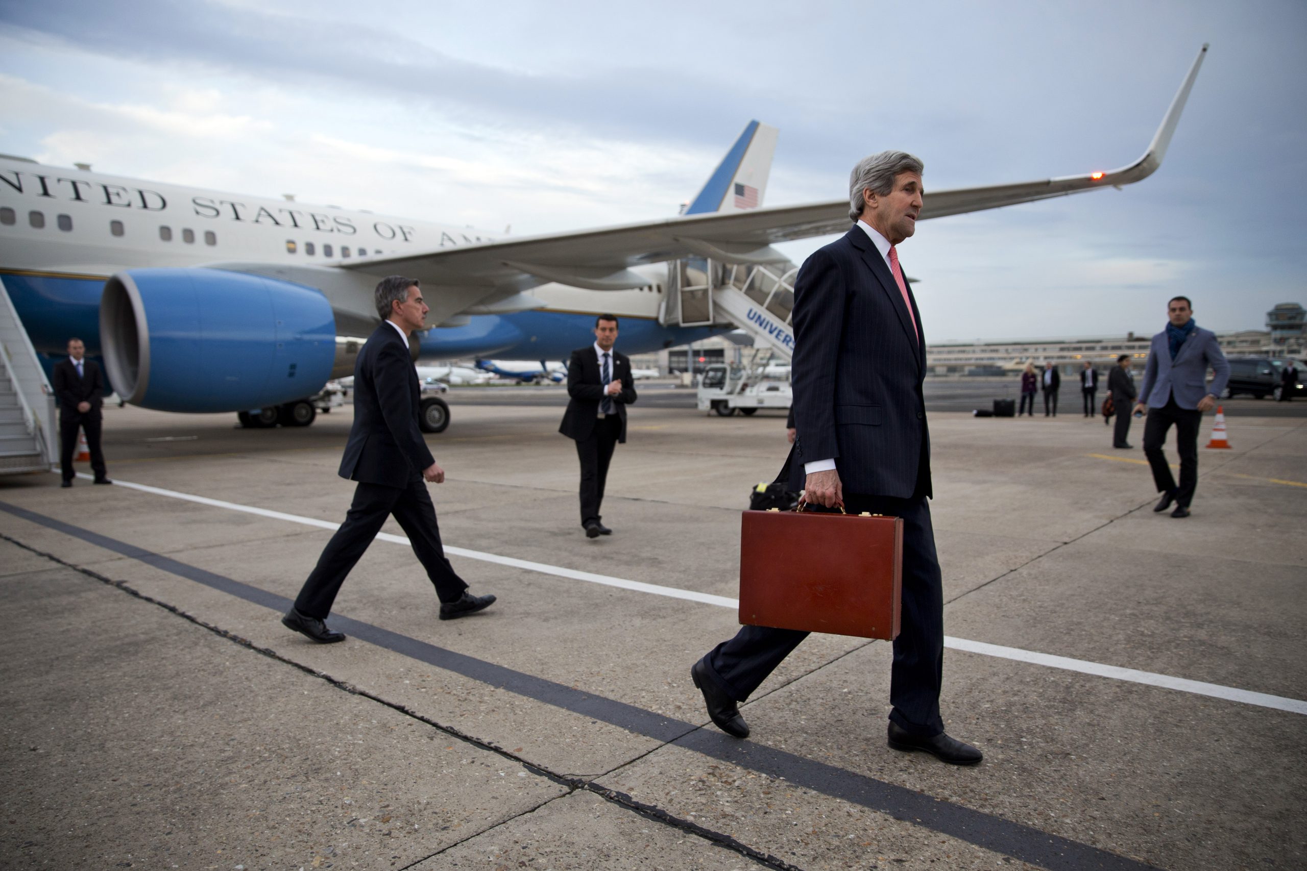 Kerry in Paris to meeting with Russia on Ukraine