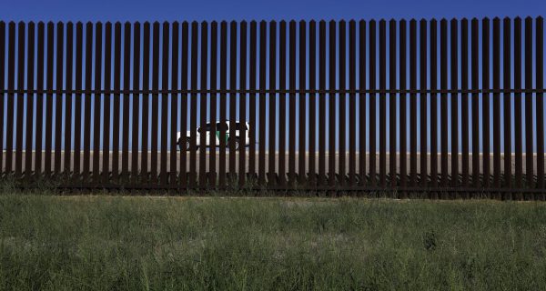 White House tries to speed deportations of migrant children
