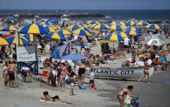 Murphy opens Jersey Shore for Memorial Day, with social distancing restrictions