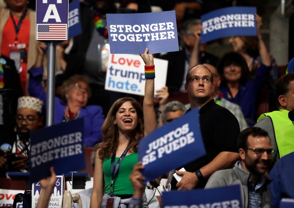 Fighting Trump, Dems embrace opposite immigration extreme