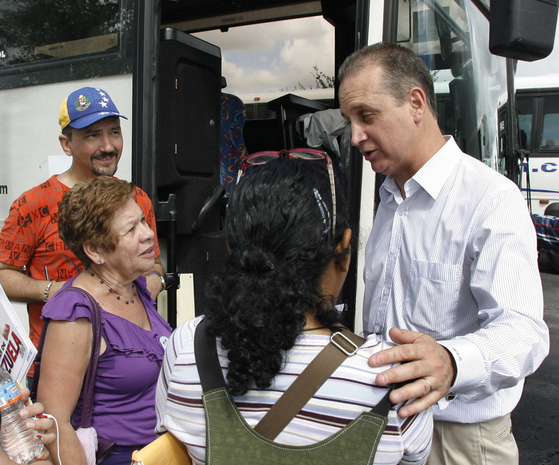 GOP’s Mario Diaz-Balart labors to produce an immigration bill in House