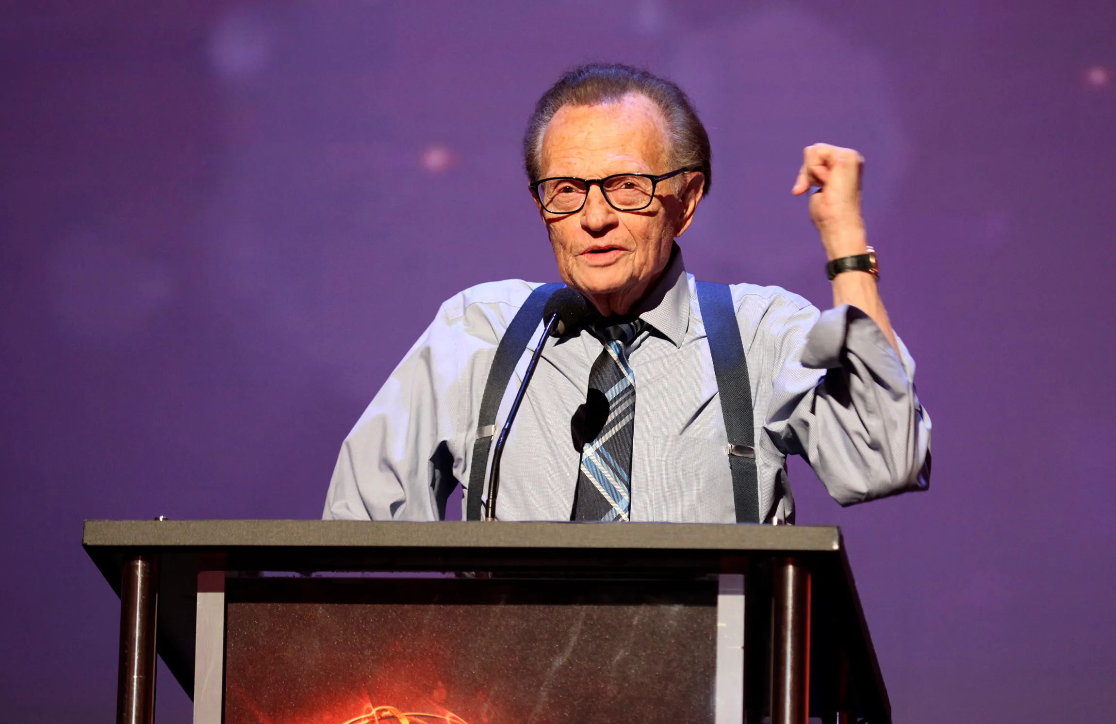 Larry King, broadcasting legend, dies at age 87