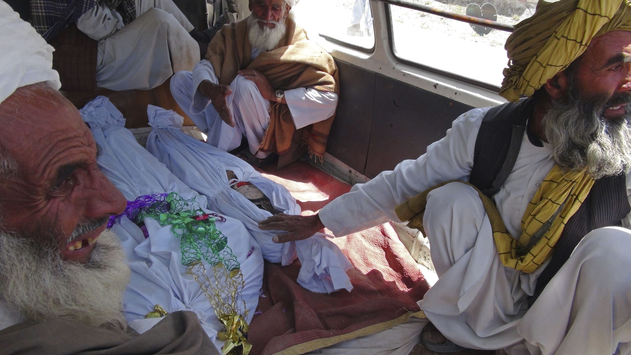 US gen apologizes for Afghan deaths in airstrike