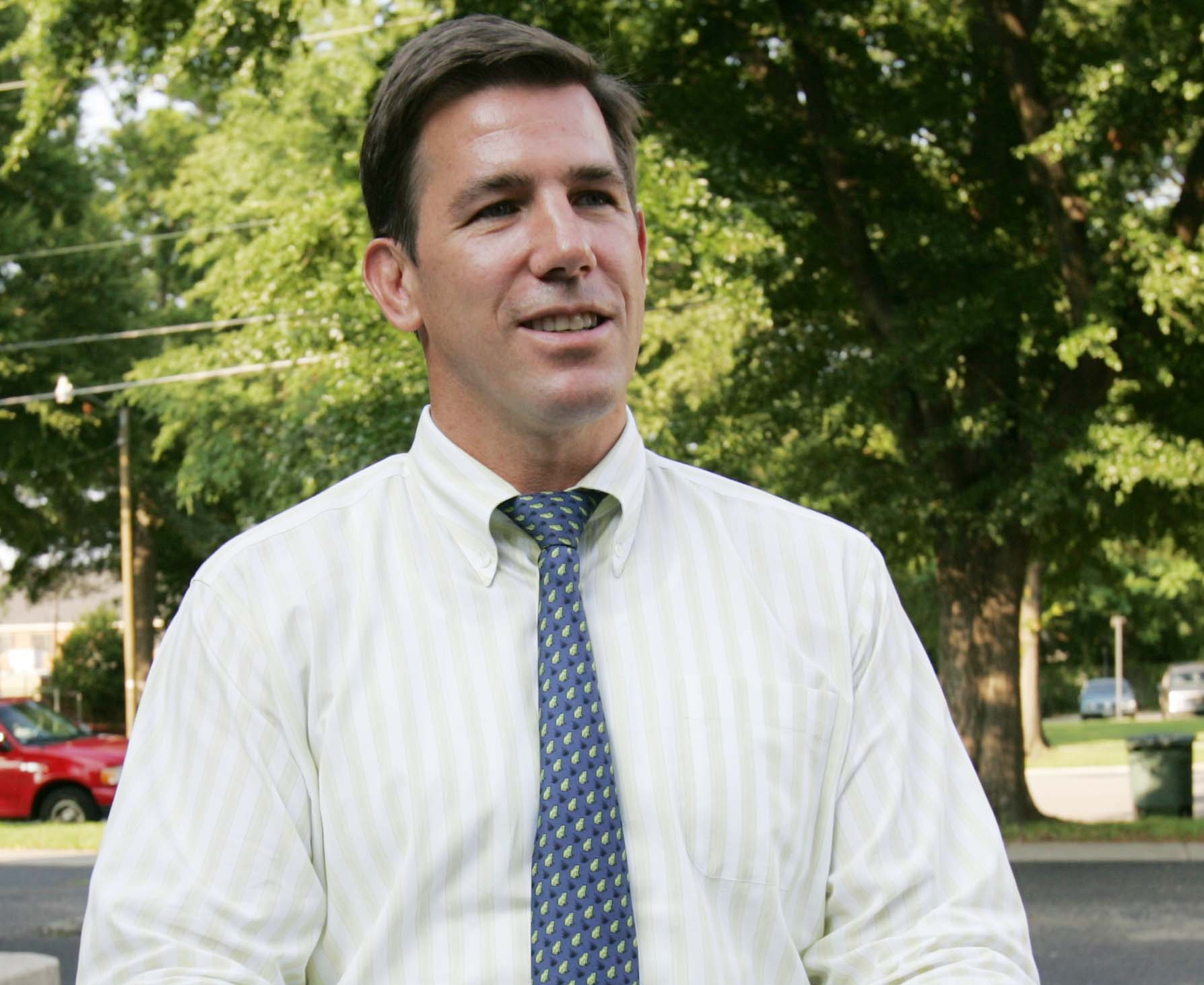 Potential Lindsey Graham challenger would give Edward Snowden Medal of Honor