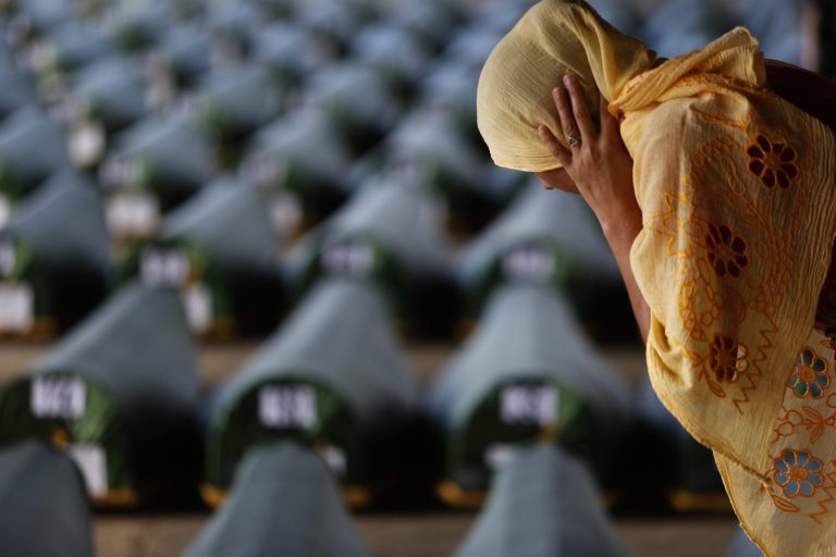 Bosnians to bury 175 Srebrenica victims