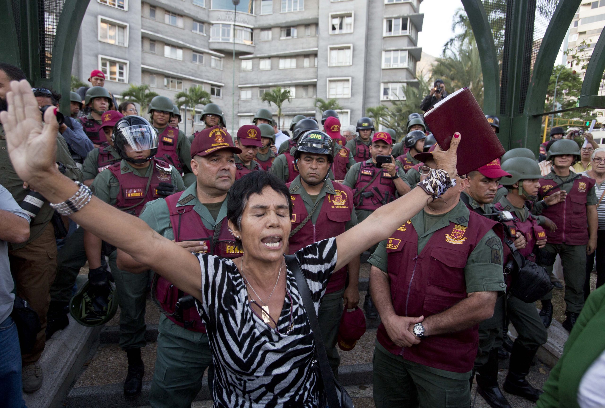 Venezuela moves against opposition mayors