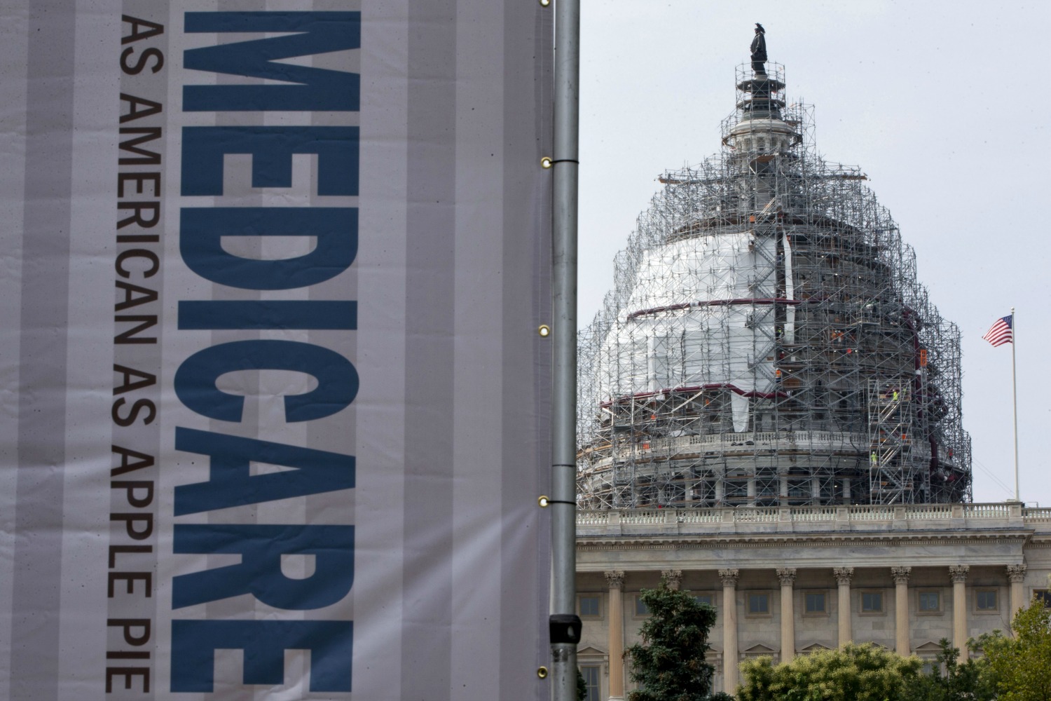 Docs and lawmakers applaud feds over Medicare overhaul