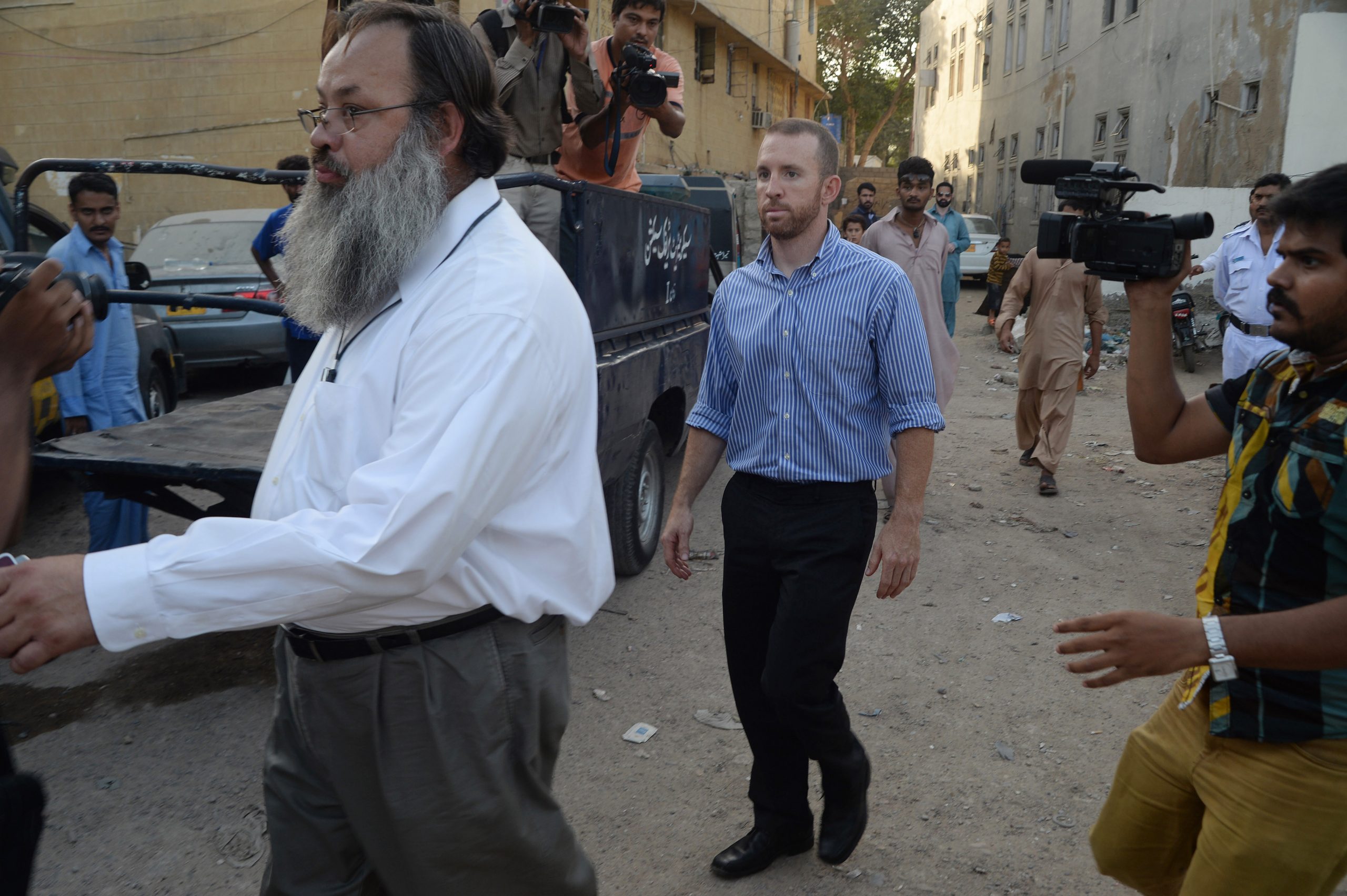 Pakistan frees FBI agent on bail